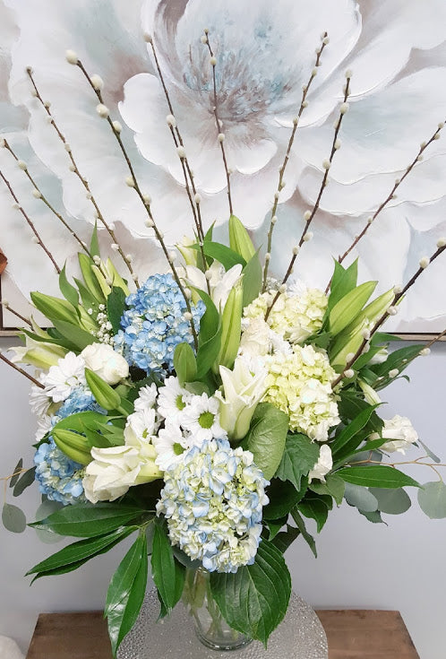 2021  Blue & White  Luxury Vase Arrangement